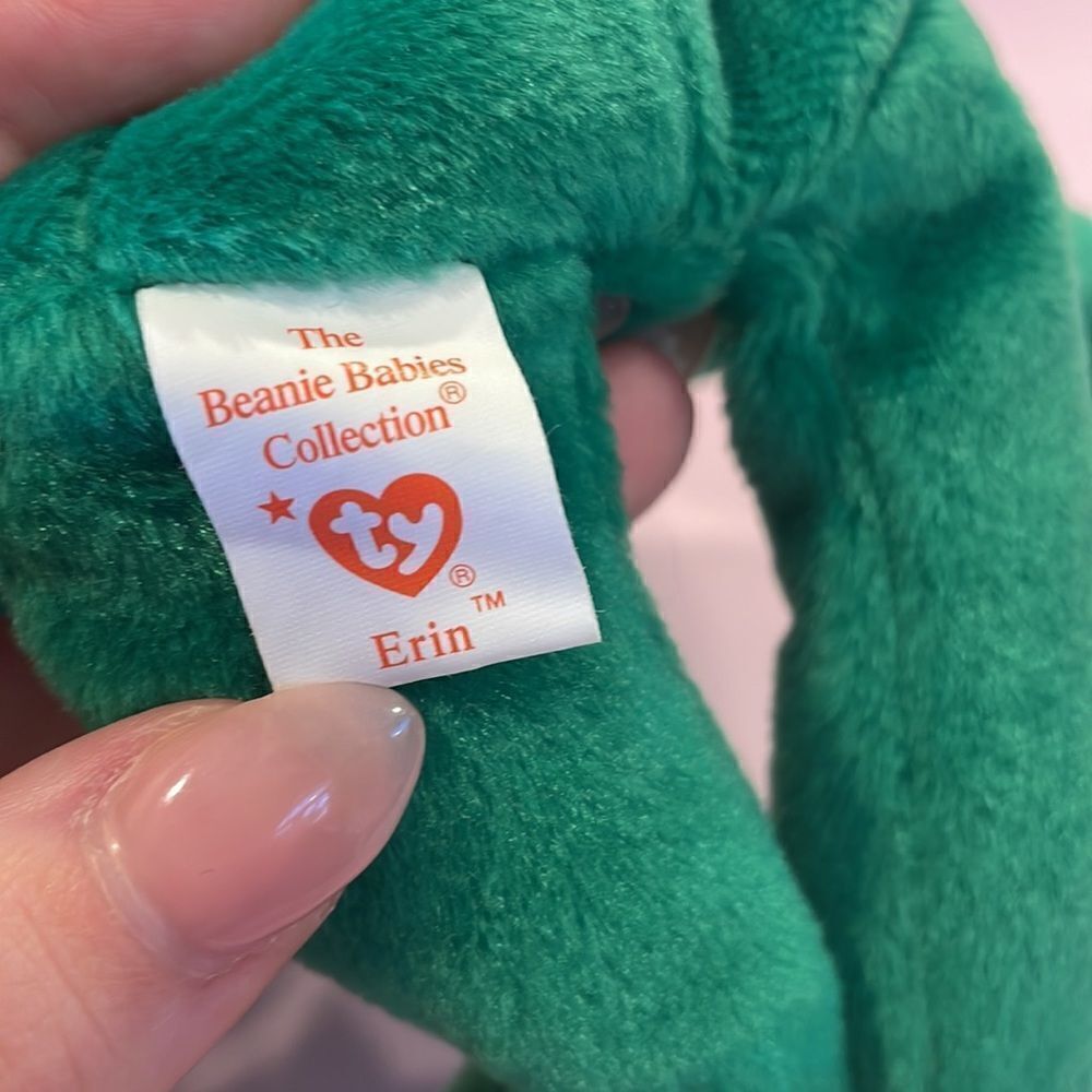 Erin the Shamrock Bear 1997 Mint Condition Ty Beanie Baby with all tags attached - Picture 7 of 10